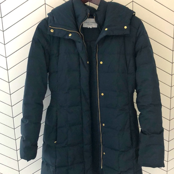 Cole Haan hooded puffer coat with gold hardware long puffer jacket size small - Picture 3 of 7